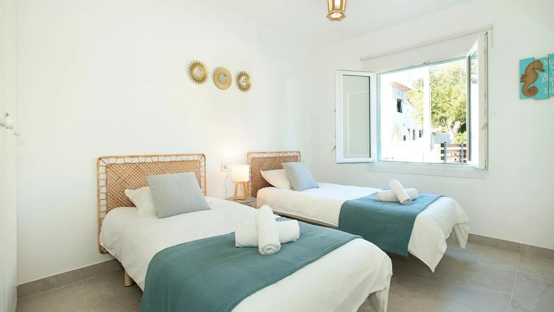 Semesterbostad Owl Booking Villa Beach House Magdalena - 5 Min Walk To The Beach Cala de Sant Vicenc