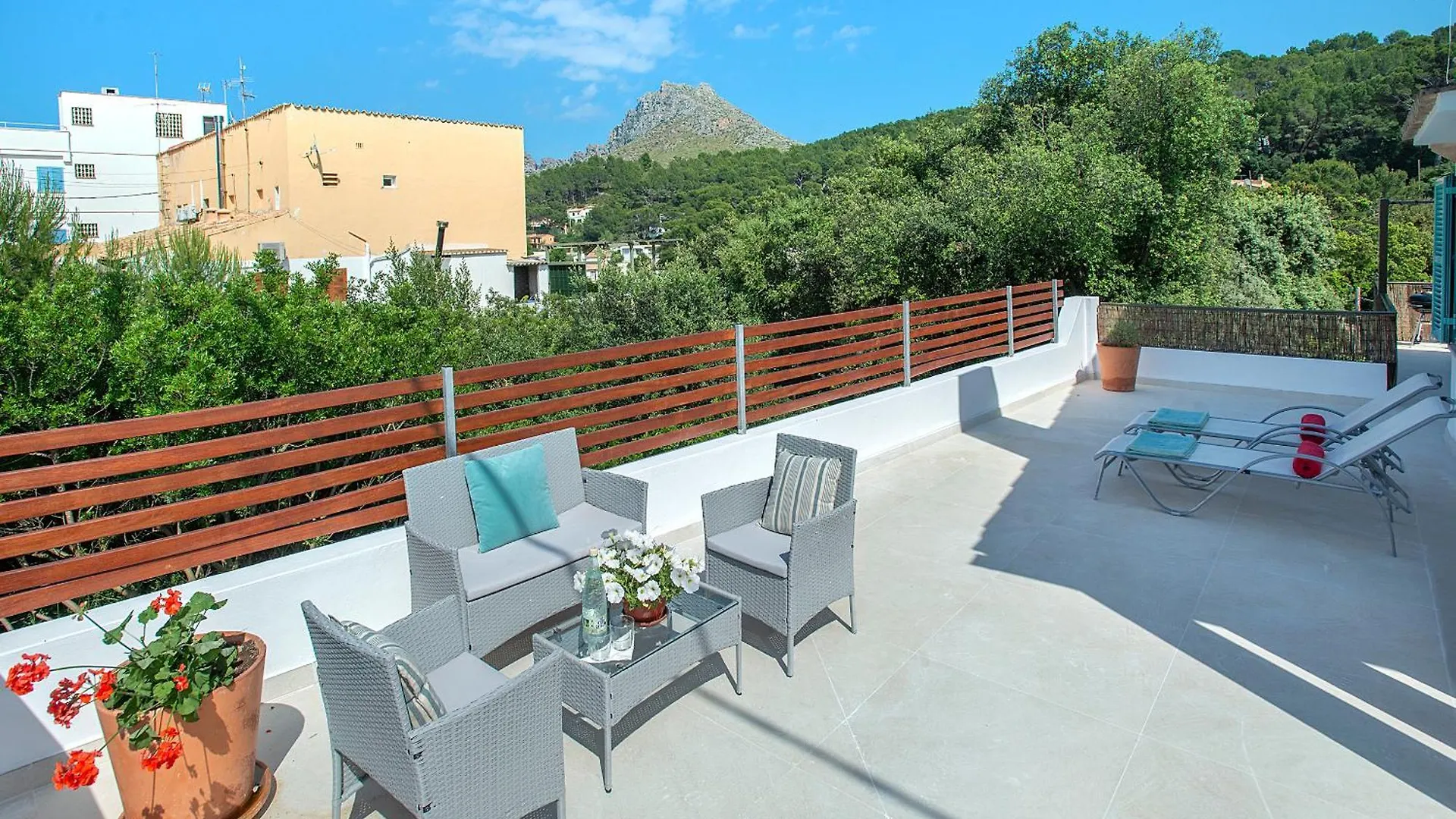 Owl Booking Villa Beach House Magdalena - 5 Min Walk To The Beach Cala de Sant Vicenc スペイン